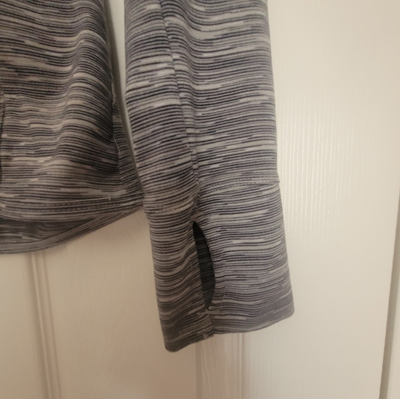 Champion Women's Tailored Workout Jacket Full zipper, hidden zip pockets S - Picture 3 of 5